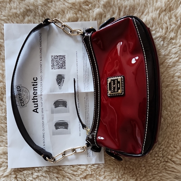 Dooney & Bourke Handbags - Gorgeous NWOT Dooney & Bourke  Patent Leather Red Mini Top Zip Bag 🍎